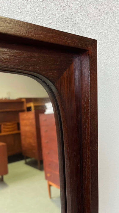 
                  
                    Spiegel donker teak Aarhus Glass - LOUI.STORE
                  
                