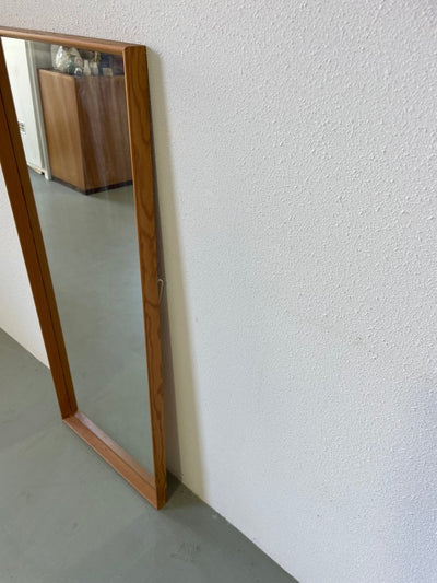 
                  
                    Spiegel grenen - LOUI.STORE
                  
                