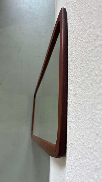 
                  
                    Spiegel teak messing detail - LOUI.STORE
                  
                