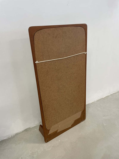 
                  
                    Spiegel teak met vakje - LOUI.STORE
                  
                