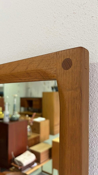 
                  
                    Spiegel + wandkastje Aksel Kjersgaard - LOUI.STORE
                  
                