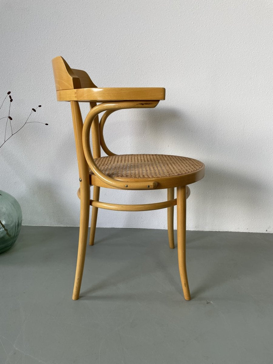 
                  
                    Stoel Selection Norm - LOUI.STORE
                  
                