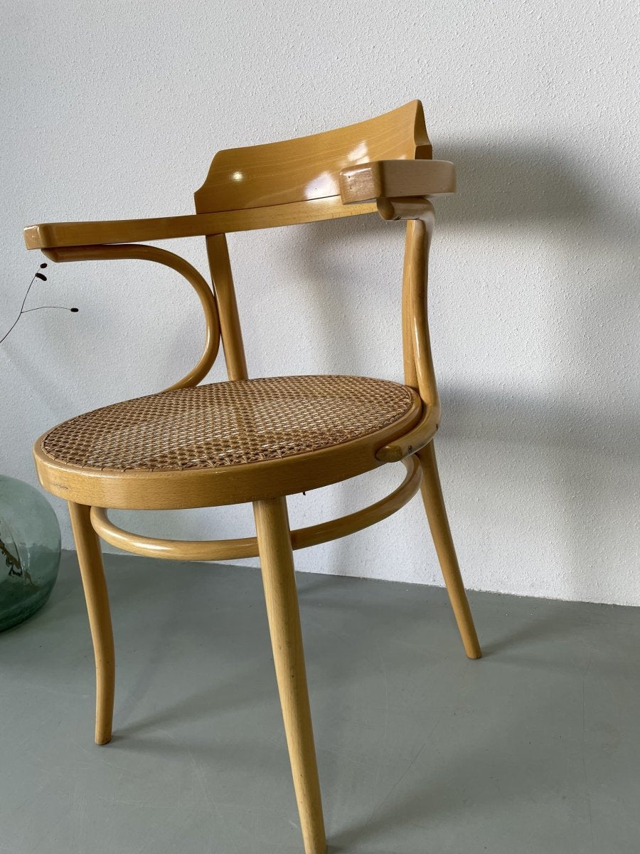 
                  
                    Stoel Selection Norm - LOUI.STORE
                  
                