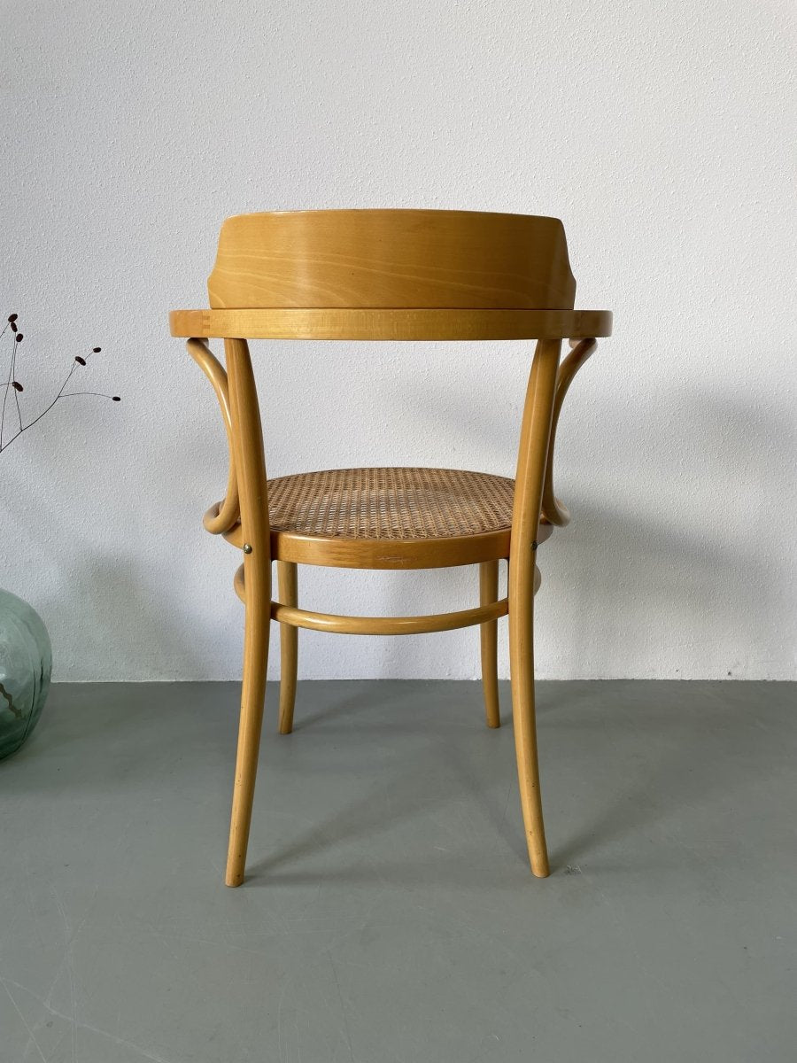 
                  
                    Stoel Selection Norm - LOUI.STORE
                  
                