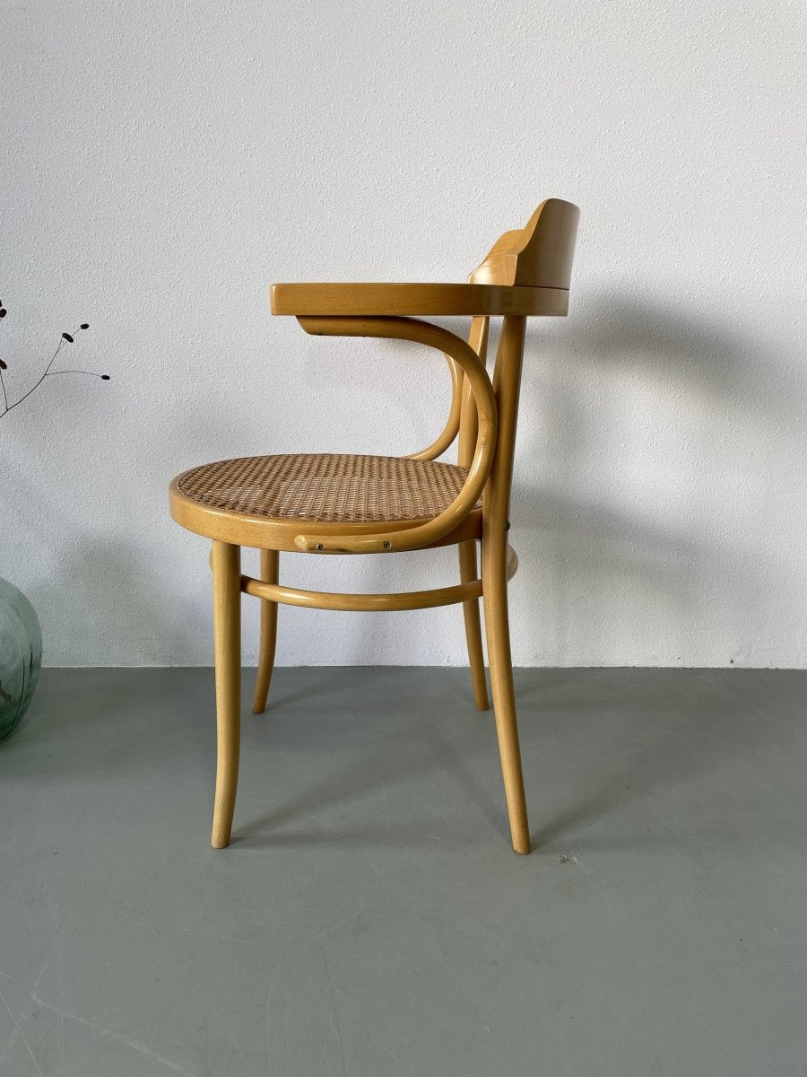 
                  
                    Stoel Selection Norm - LOUI.STORE
                  
                