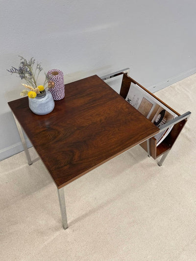 
                  
                    Tafeltje met lectuurbak - LOUI.STORE
                  
                