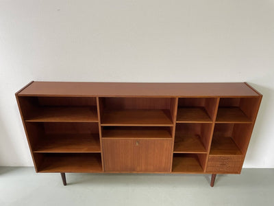
                  
                    Teak boekenkast groot - LOUI.STORE
                  
                