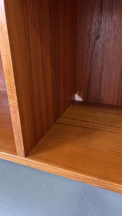 
                  
                    Teak boekenkast laag - LOUI.STORE
                  
                