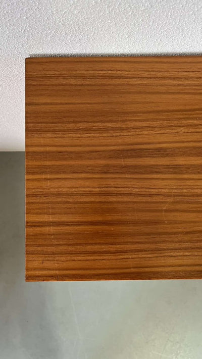 
                  
                    Teak boekenkast laag - LOUI.STORE
                  
                