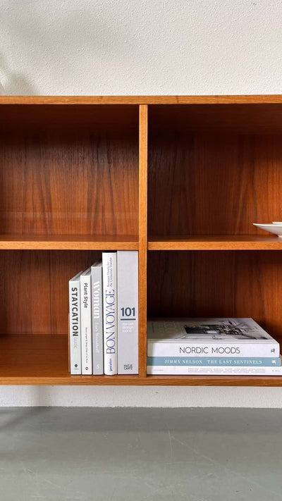 
                  
                    Teak boekenkast laag - LOUI.STORE
                  
                