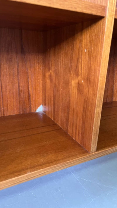 
                  
                    Teak boekenkast laag - LOUI.STORE
                  
                