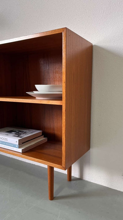 
                  
                    Teak boekenkast laag - LOUI.STORE
                  
                