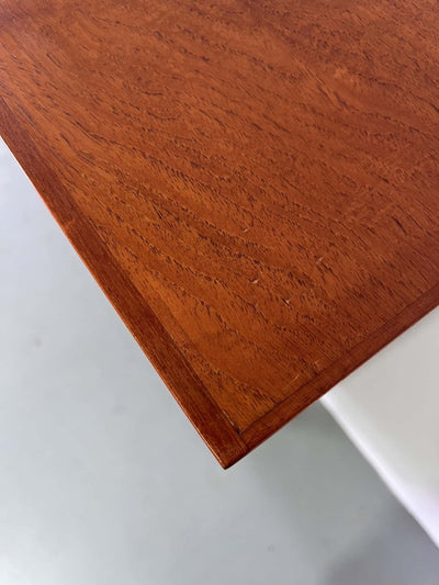 
                  
                    Teak boekenkast met lades - LOUI.STORE
                  
                