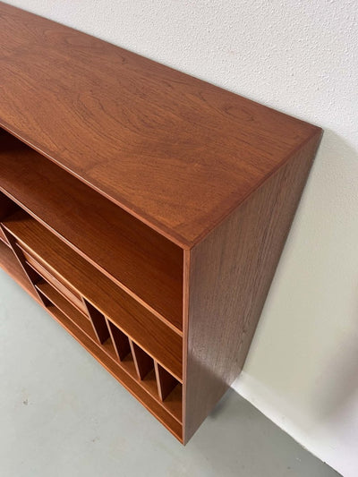 
                  
                    Teak boekenkast met lades - LOUI.STORE
                  
                