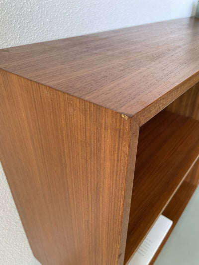 
                  
                    Teak boekenkast - LOUI.STORE
                  
                