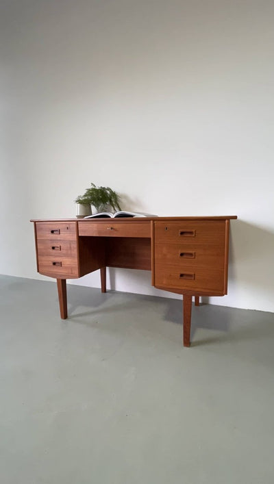 Teak bureau 2 kanten - LOUI.STORE