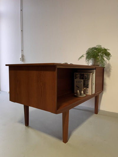 
                  
                    Teak bureau 2 kanten - LOUI.STORE
                  
                