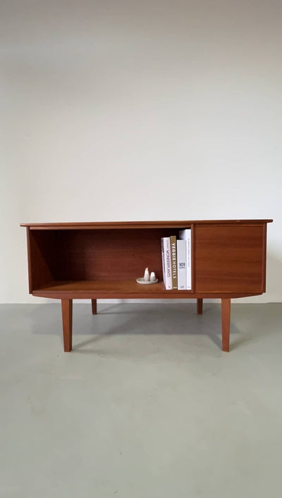 
                  
                    Teak bureau 2 kanten - LOUI.STORE
                  
                