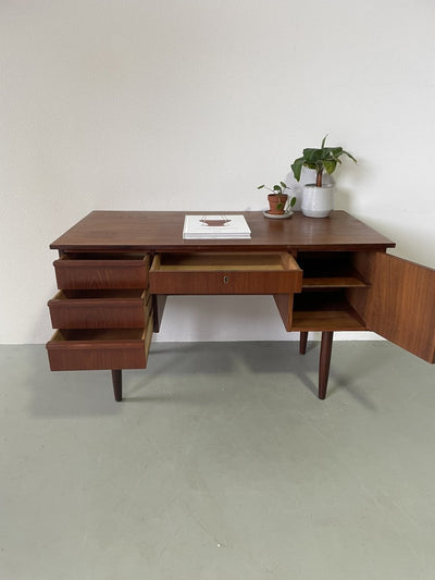 
                  
                    Teak bureau - LOUI.STORE
                  
                
