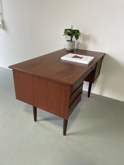 
                  
                    Teak bureau - LOUI.STORE
                  
                