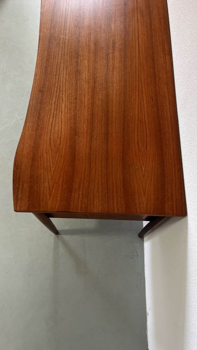 
                  
                    Teak Deens bureau - LOUI.STORE
                  
                
