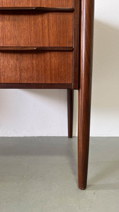 
                  
                    Teak Deens bureau - LOUI.STORE
                  
                