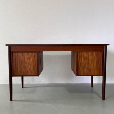 
                  
                    Teak Deens bureau - LOUI.STORE
                  
                