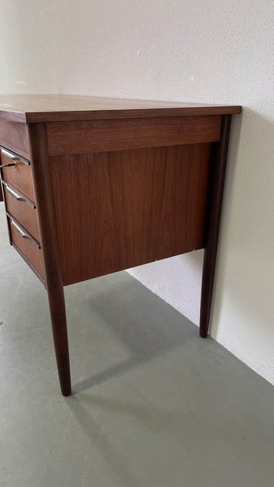 
                  
                    Teak Deens bureau - LOUI.STORE
                  
                