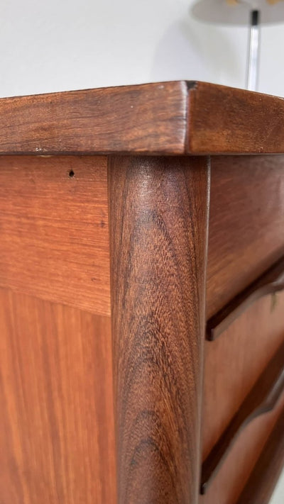 
                  
                    Teak Deens bureau - LOUI.STORE
                  
                