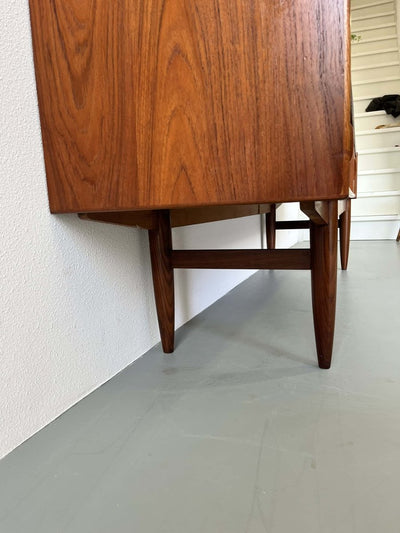 
                  
                    Teak Deens highboard - LOUI.STORE
                  
                