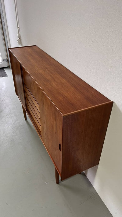 
                  
                    Teak Deens highboard - LOUI.STORE
                  
                