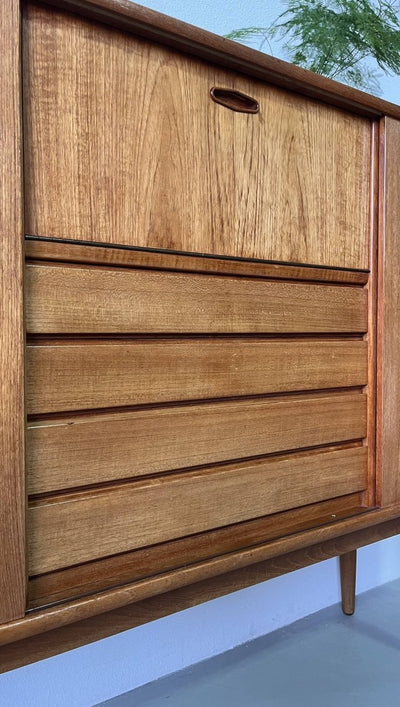 
                  
                    Teak Deens highboard - LOUI.STORE
                  
                