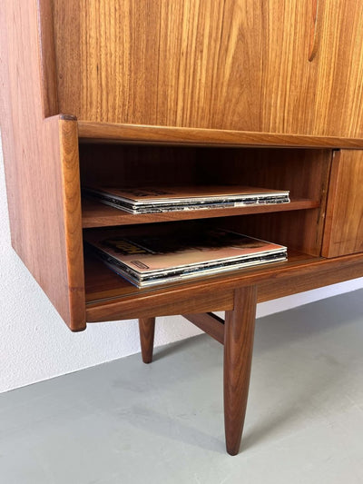 
                  
                    Teak Deens highboard - LOUI.STORE
                  
                
