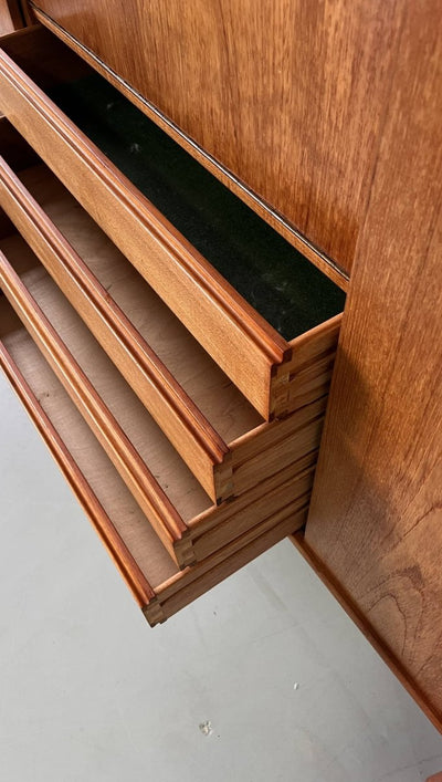 
                  
                    Teak Deens highboard - LOUI.STORE
                  
                