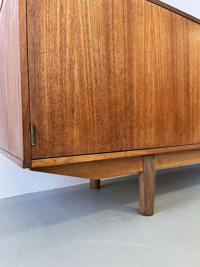 
                  
                    Teak Deens lowboard XL - LOUI.STORE
                  
                