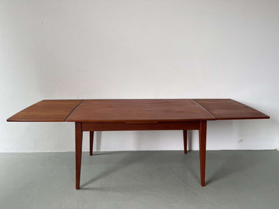 
                  
                    Teak eettafel (uitschuifbaar) - LOUI.STORE
                  
                