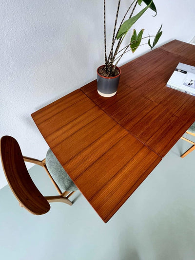 
                  
                    Teak eettafel uitschuifbaar - LOUI.STORE
                  
                