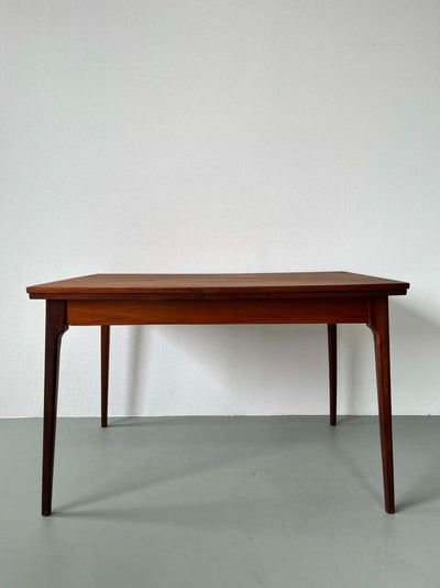 
                  
                    Teak eettafel uitschuifbaar - LOUI.STORE
                  
                