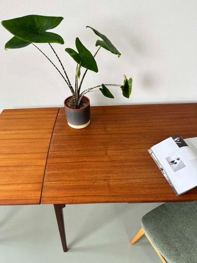 
                  
                    Teak eettafel uitschuifbaar - LOUI.STORE
                  
                