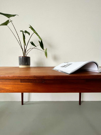
                  
                    Teak eettafel uitschuifbaar - LOUI.STORE
                  
                
