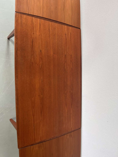 
                  
                    Teak eettafel (uitschuifbaar) - LOUI.STORE
                  
                