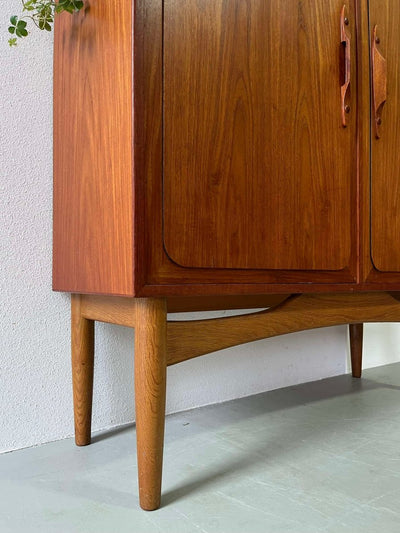
                  
                    Teak & eiken highboard - LOUI.STORE
                  
                