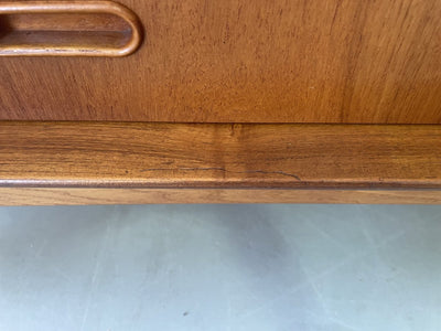
                  
                    Teak en eiken highboard - LOUI.STORE
                  
                