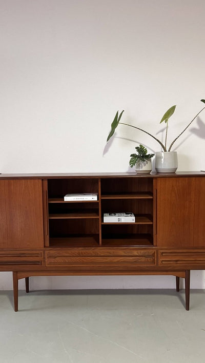 Teak highboard bijzondere greep - LOUI.STORE