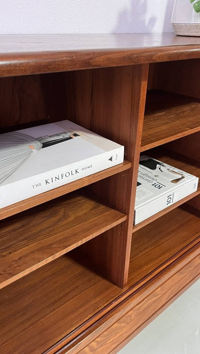 
                  
                    Teak highboard bijzondere greep - LOUI.STORE
                  
                