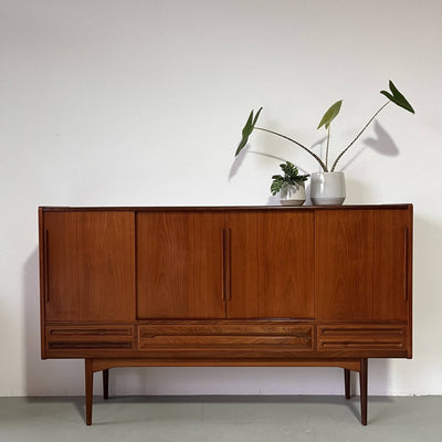 Teak highboard bijzondere greep - LOUI.STORE