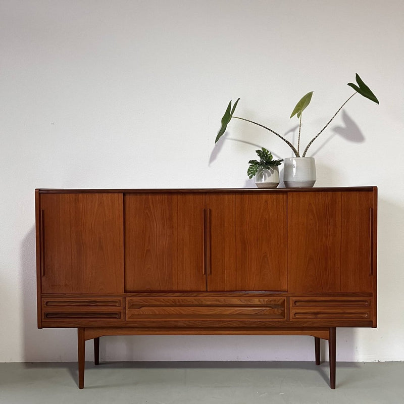 Teak highboard bijzondere greep - LOUI.STORE