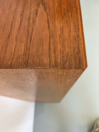 
                  
                    Teak kastje met klep - LOUI.STORE
                  
                