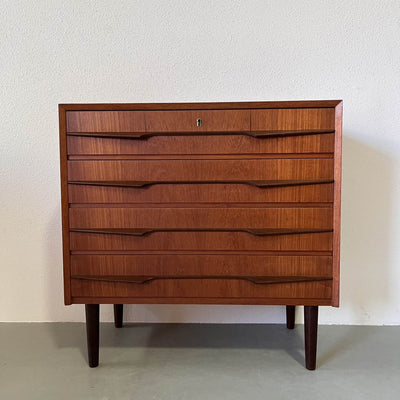
                  
                    Teak Ladekast donkere greep - LOUI.STORE
                  
                