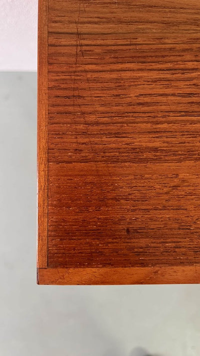 
                  
                    Teak lowboard kleine lades - LOUI.STORE
                  
                